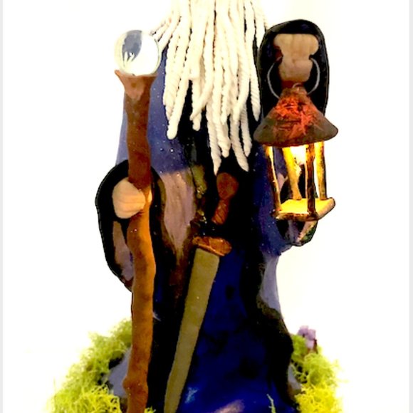 Light Up Elf Wizard with sword, lamp, hat, cape, walking stick with crystal ball - Picture 5 of 5